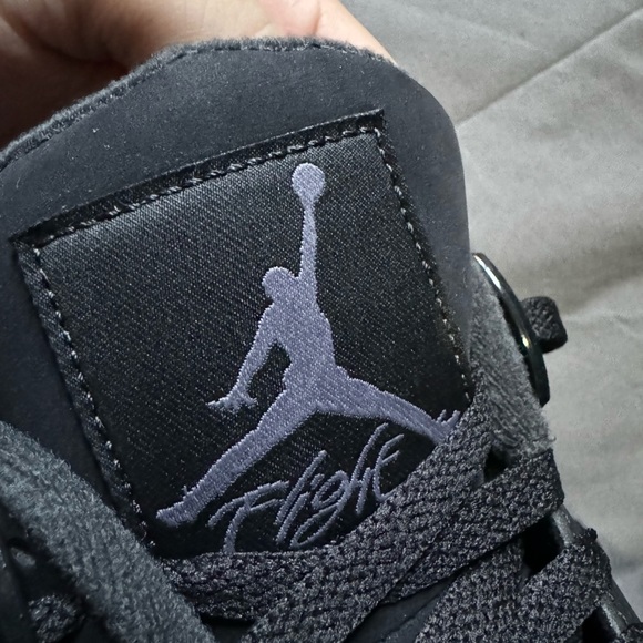 Black cat 4s. - Picture 3 of 12